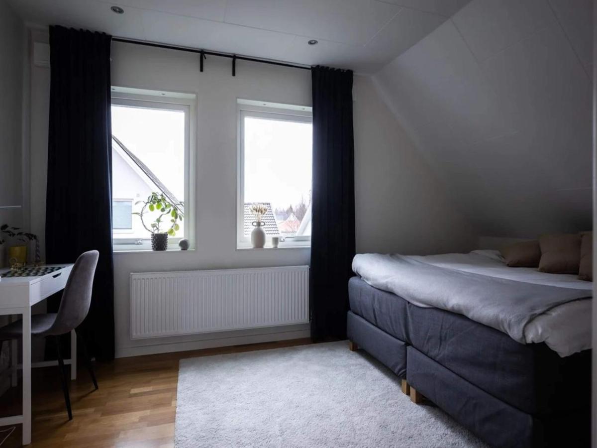 Modern room near the lake - Housity