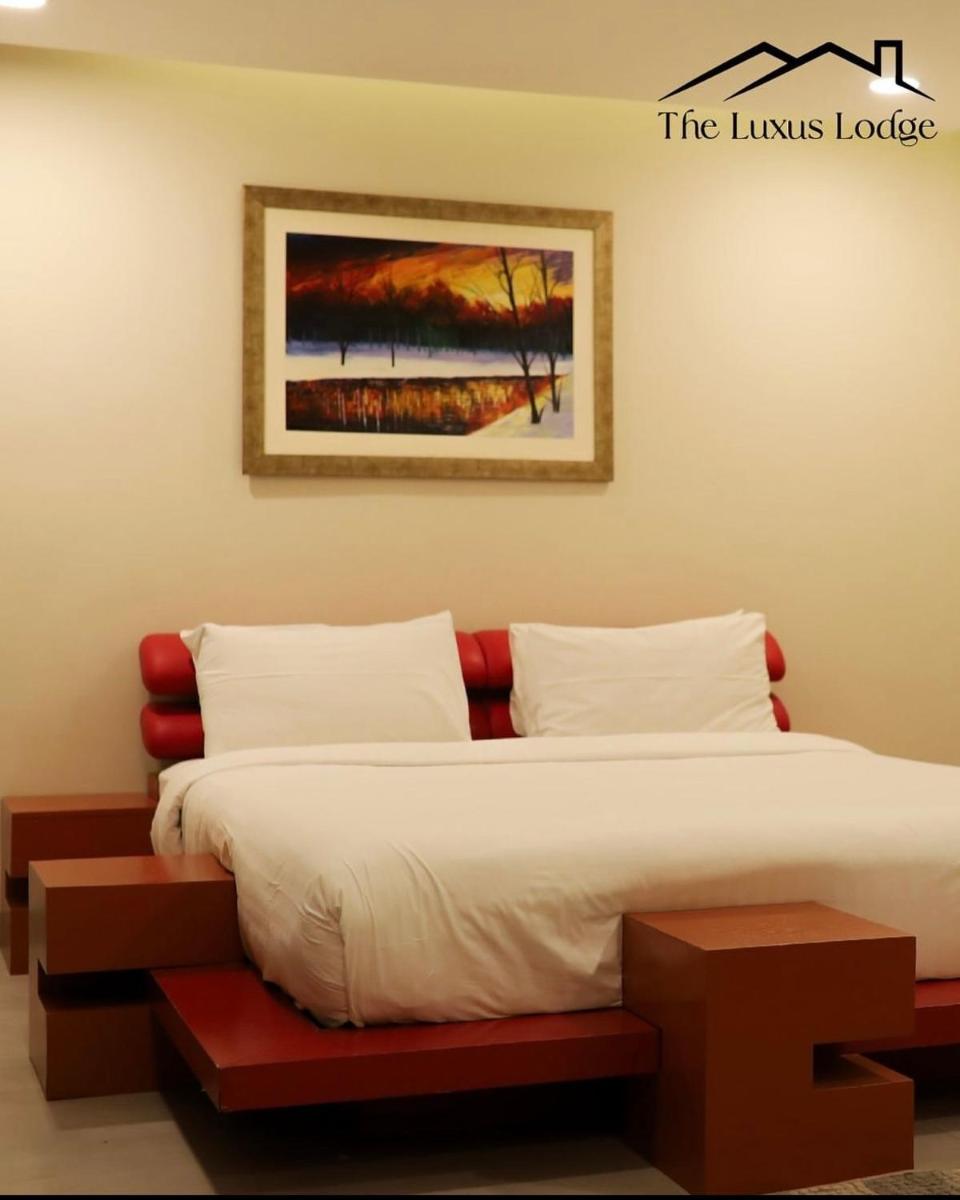 The Luxus Lodge - Housity