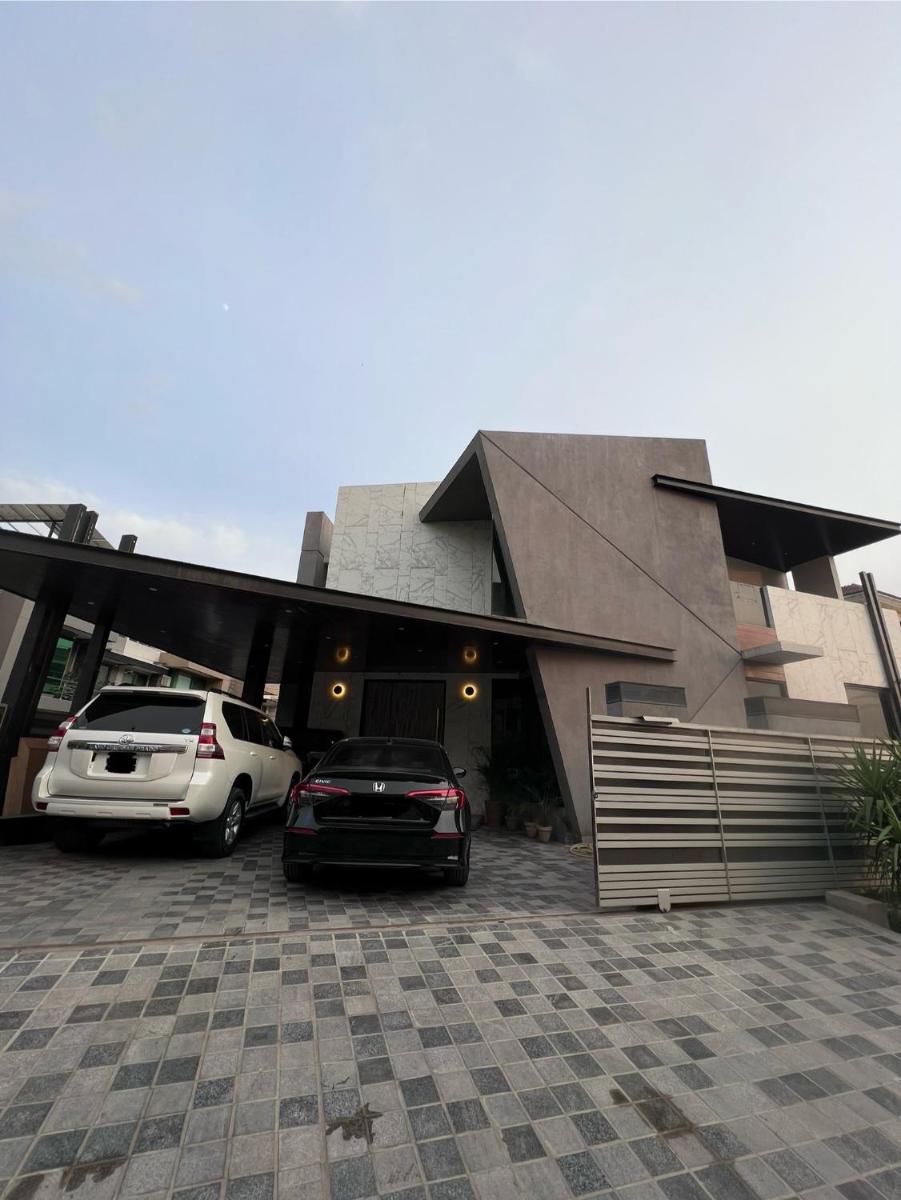 The Luxus Lodge - Housity