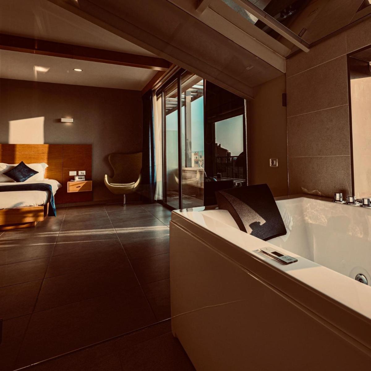 Majestic Byblos Grand Hotel - Housity