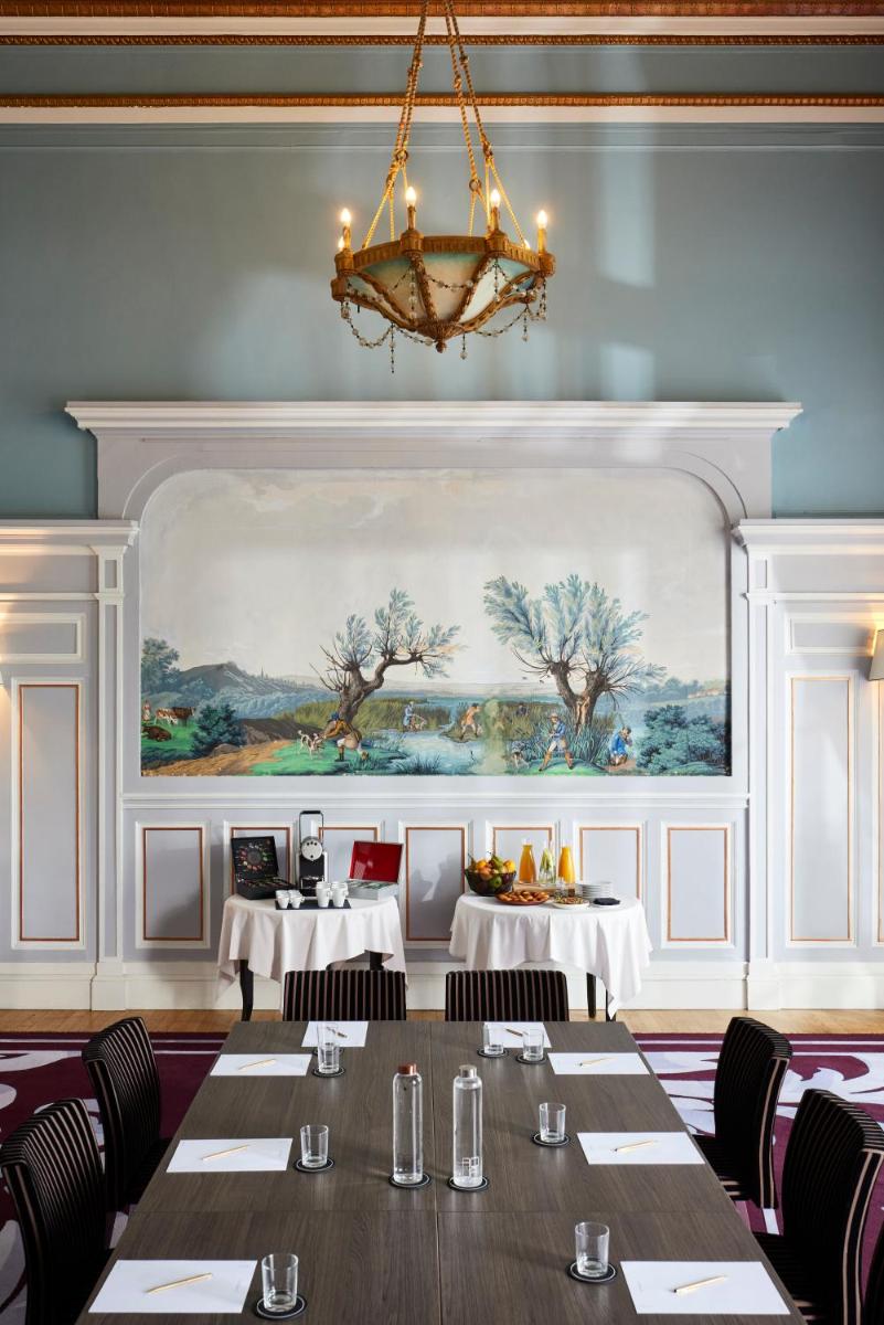 Restaurant ou autre lieu de restauration dans l'établissement Le Grand Hotel de Cabourg - MGallery Collection