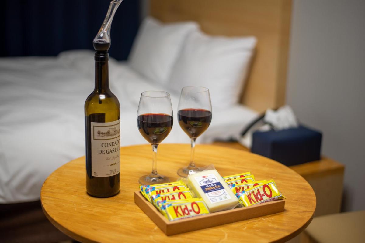 Golden Planet Hotel - Housity