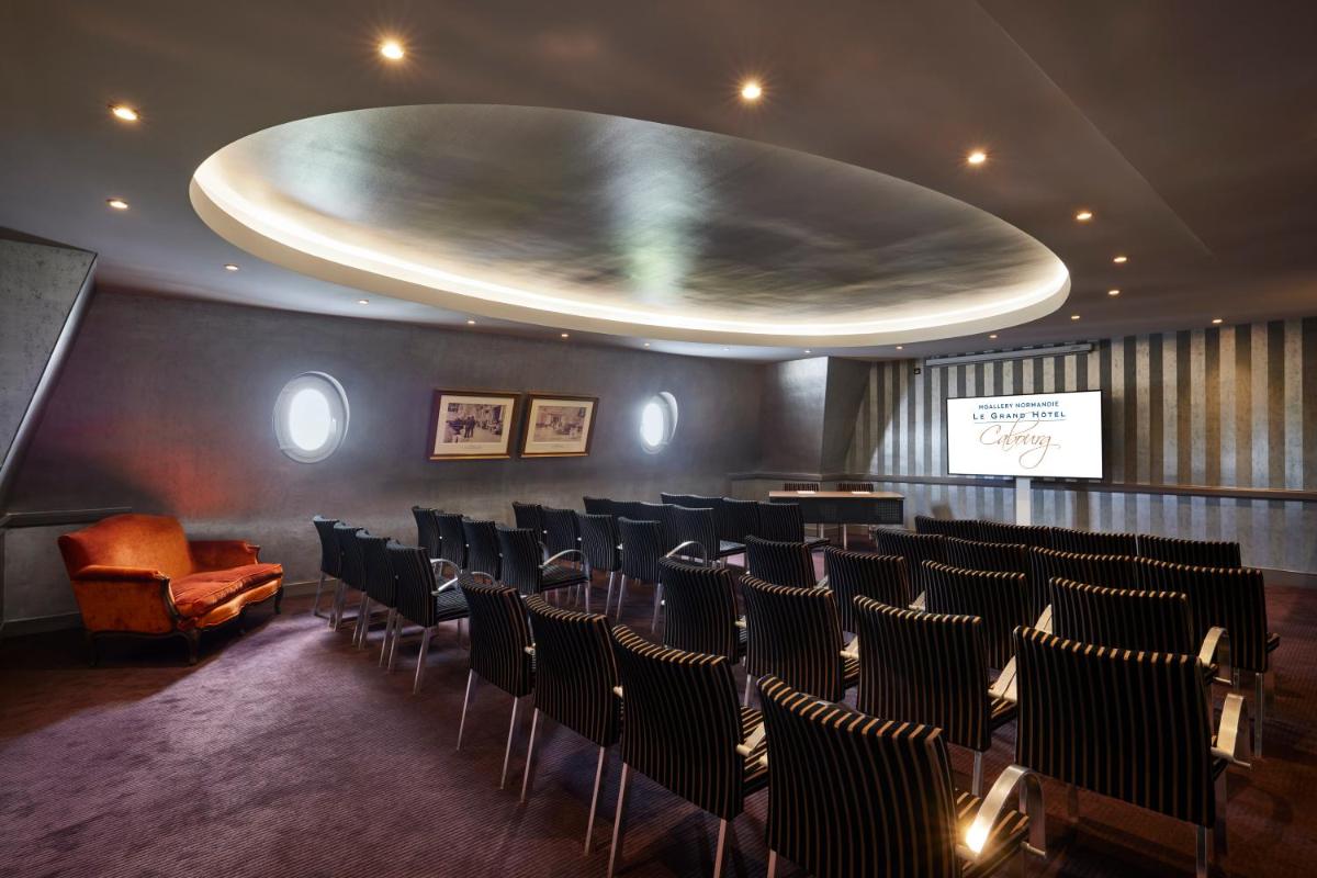 Coin salon dans l'établissement Le Grand Hotel de Cabourg - MGallery Collection