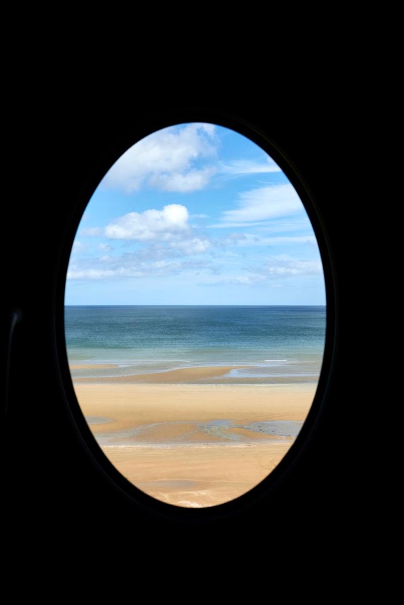 Vue générale sur la mer ou vue sur la mer prise depuis l'hôtel