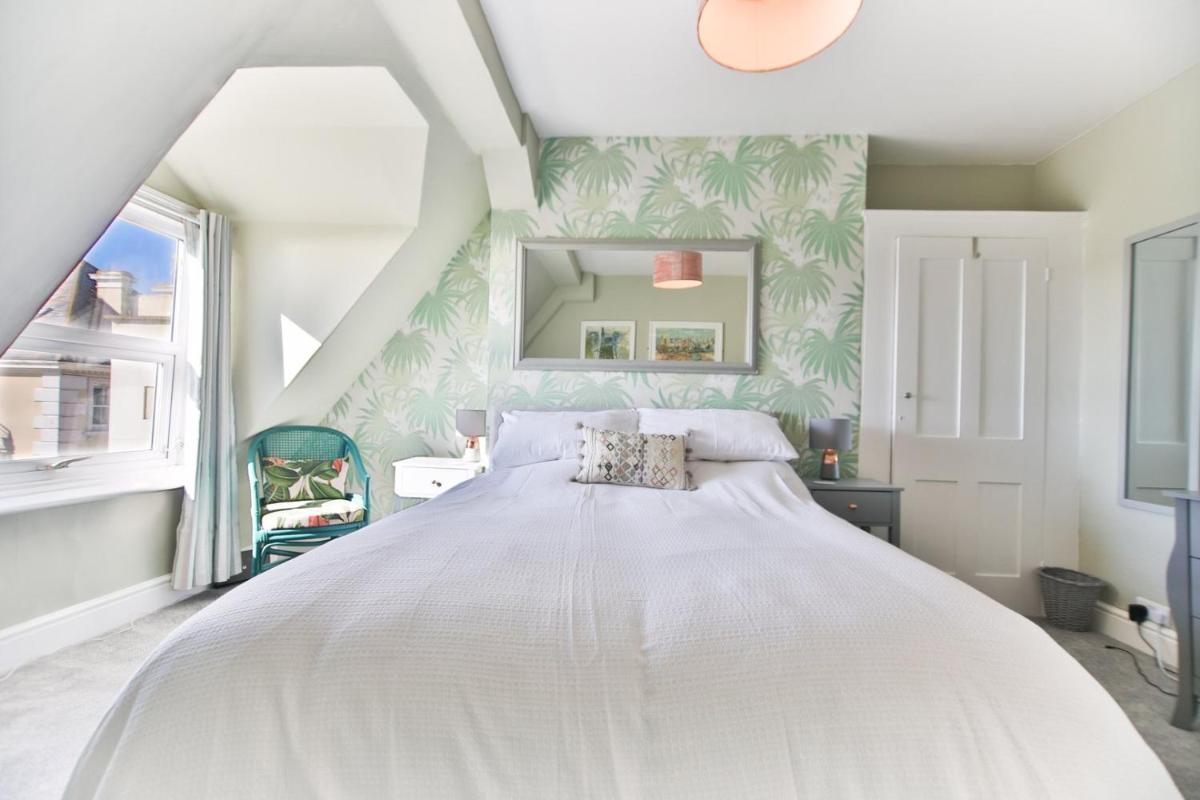 The Lookout - Hastings - Housity