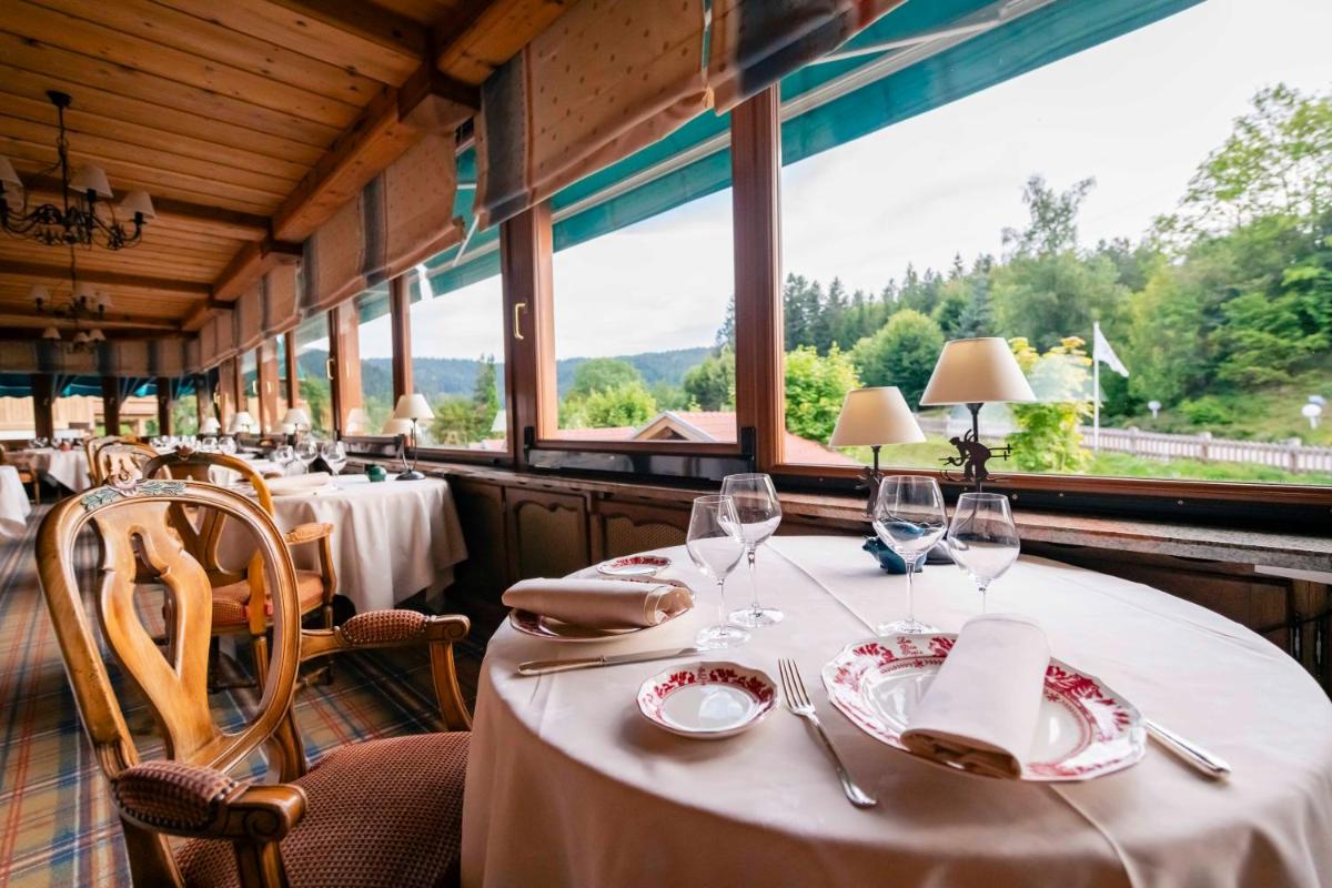 Restaurant ou autre lieu de restauration dans l'établissement Hôtel-Restaurant Les Bas-Rupts, Singuliers Hôtel