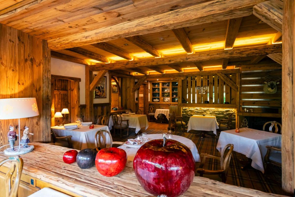 Restaurant ou autre lieu de restauration dans l'établissement Hôtel-Restaurant Les Bas-Rupts, Singuliers Hôtel