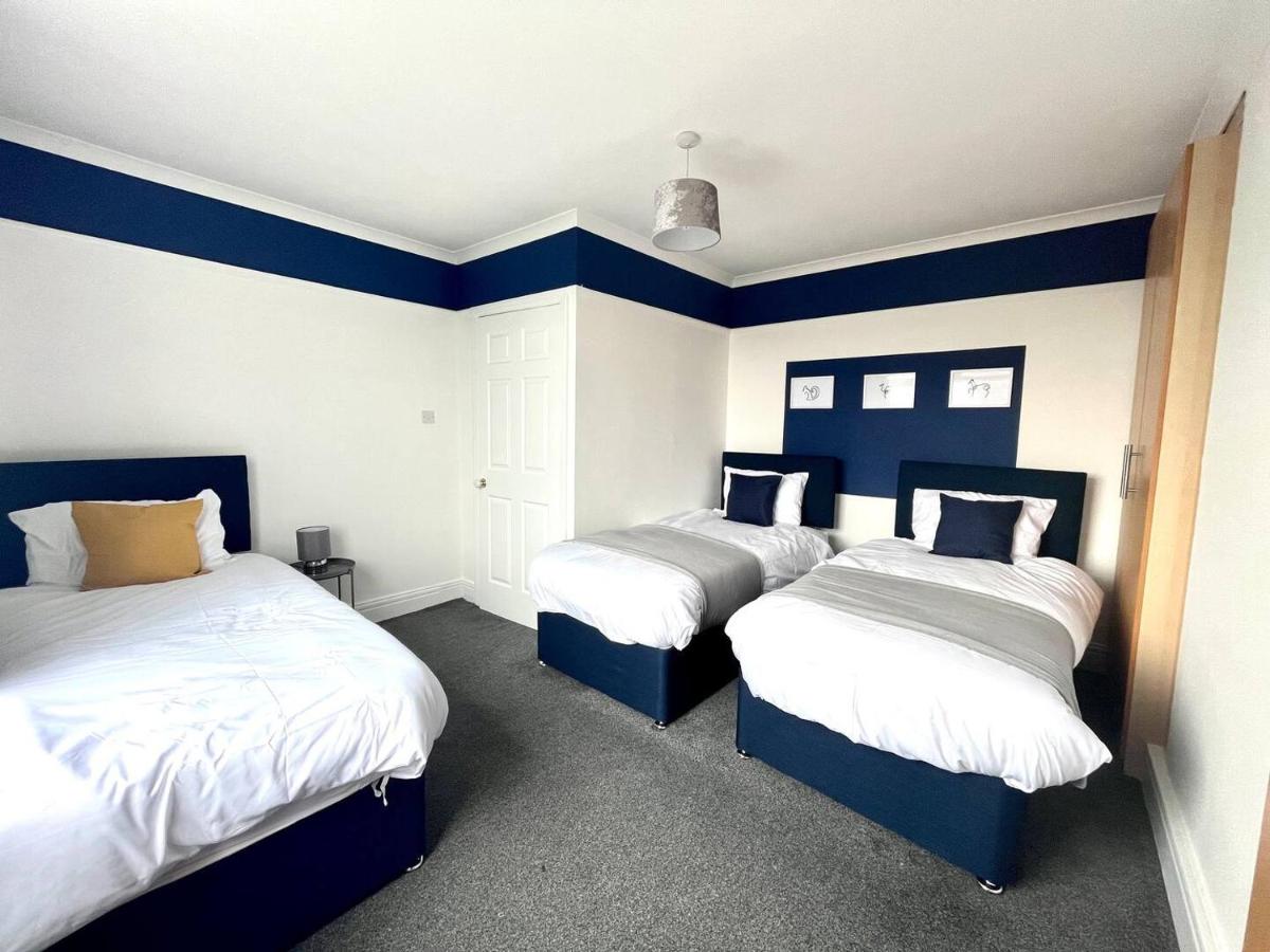Lovely Apartment Near Newcastle, Driveway, Wifi - Housity