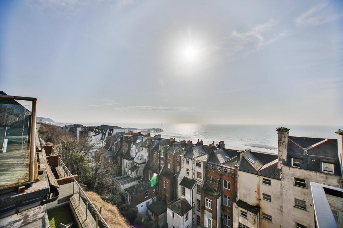 The Sunrise Penthouse - Housity