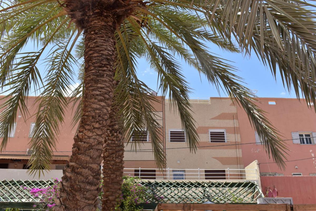 Ideal For Families I Entire Comfy Appartment I Fibre Internet Up to 100 Mbps I PALMS Residence - Housity