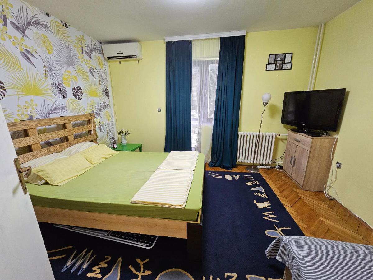 Apartman Yellow House - Housity