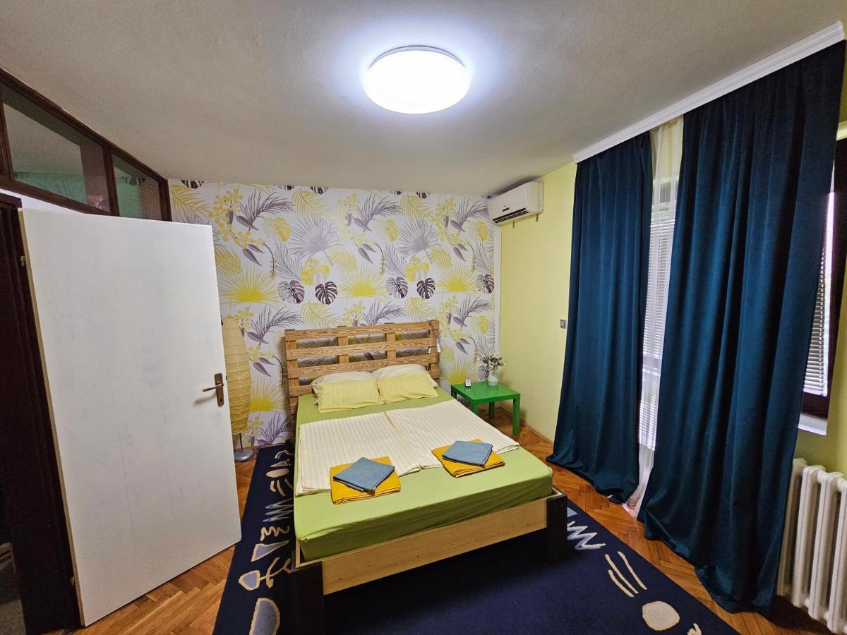 Apartman Yellow House - Housity