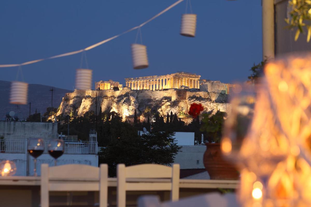 Live in Athens, THISEIO Residency, Our first love #01 - Housity