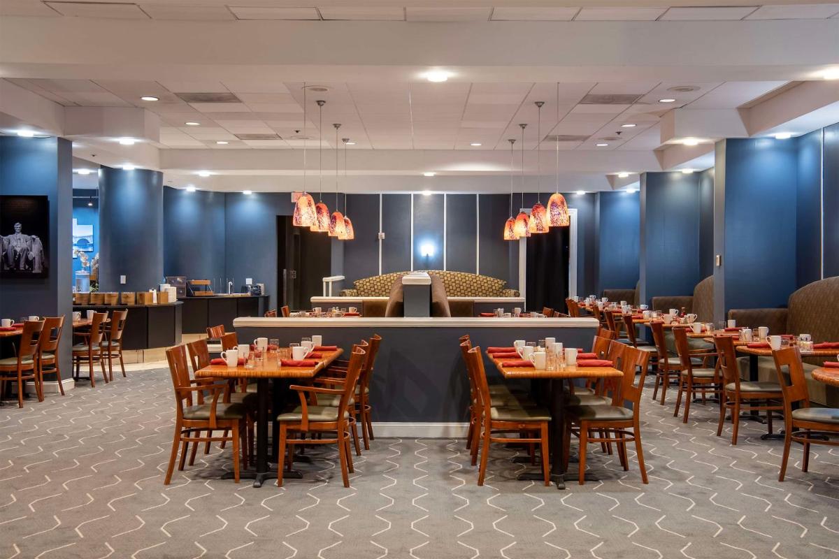 DoubleTree by Hilton Washington DC – Crystal City - Housity