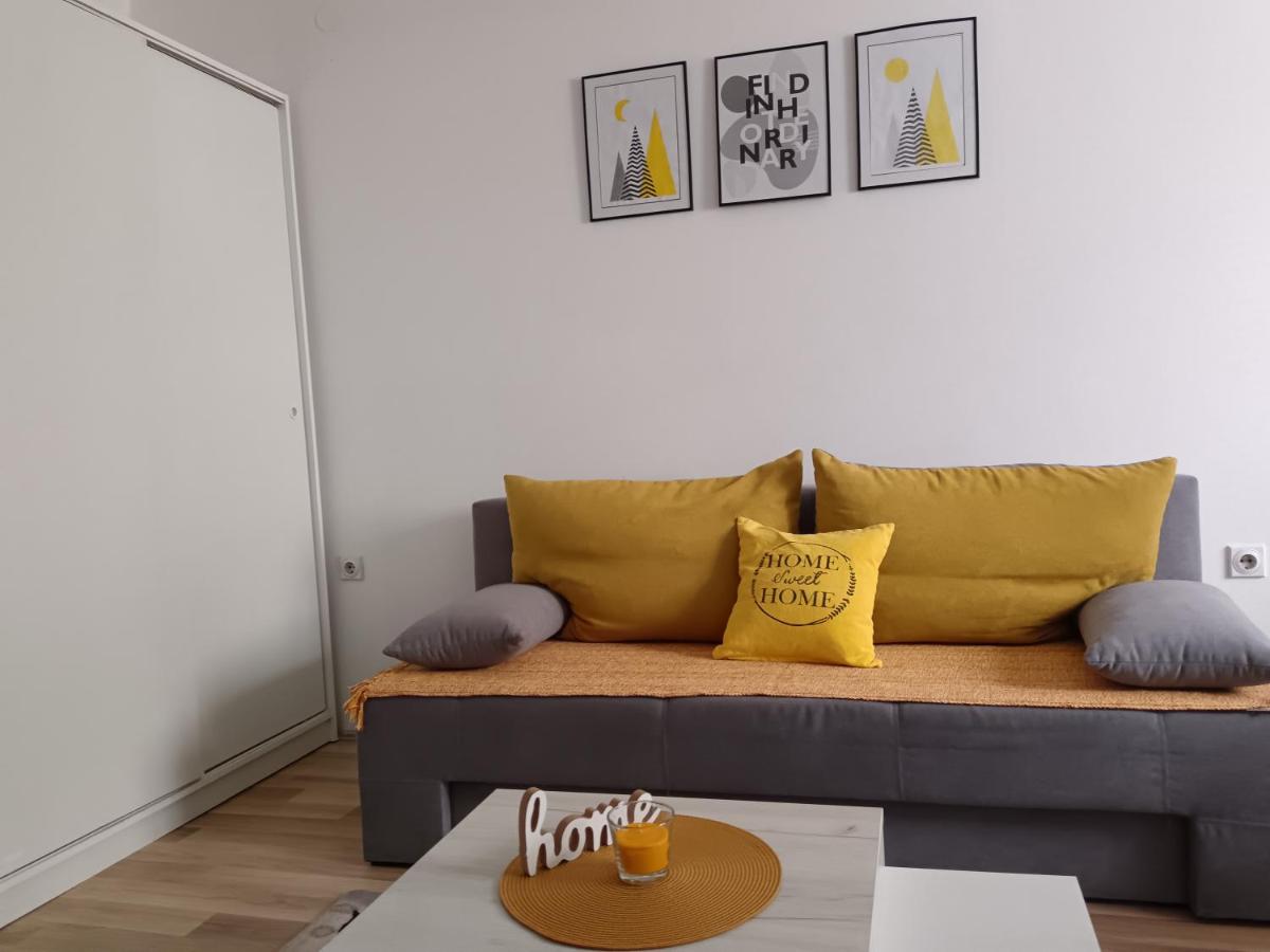 Jagodina 301 - Housity