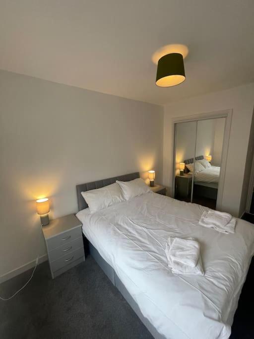 Modern 2 bedroom city apartment - Housity