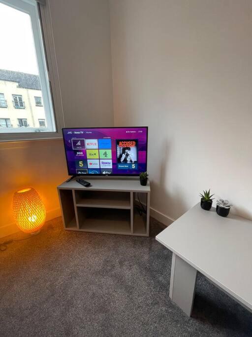 Modern 2 bedroom city apartment - Housity