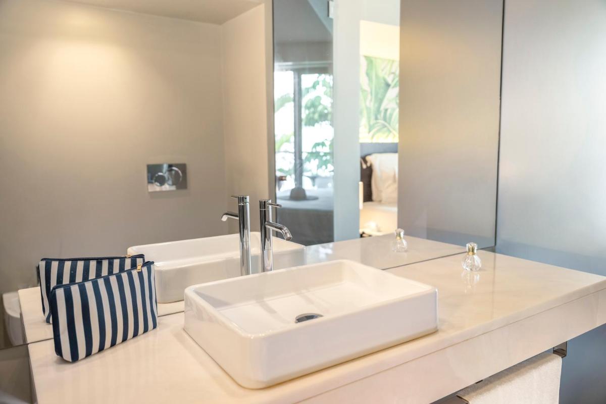 Uma casa de banho em TUI Blue Gardens - Adults-only - Savoy Signature