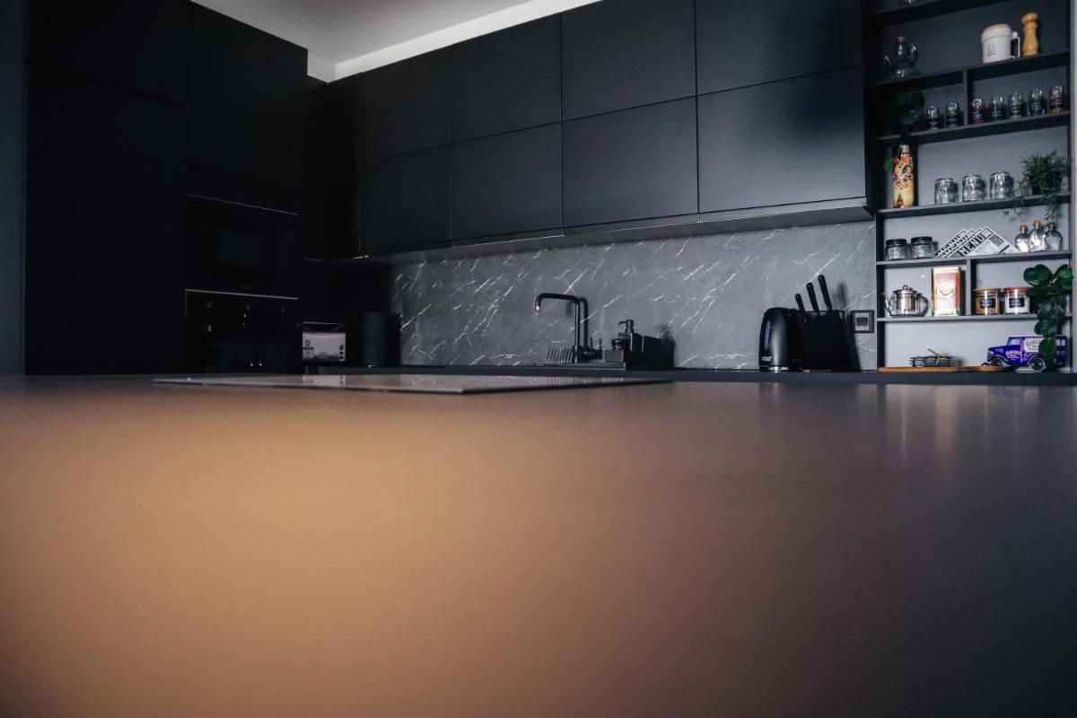 Urban Design 3 Bedroom Apt Main Bedroom - Housity