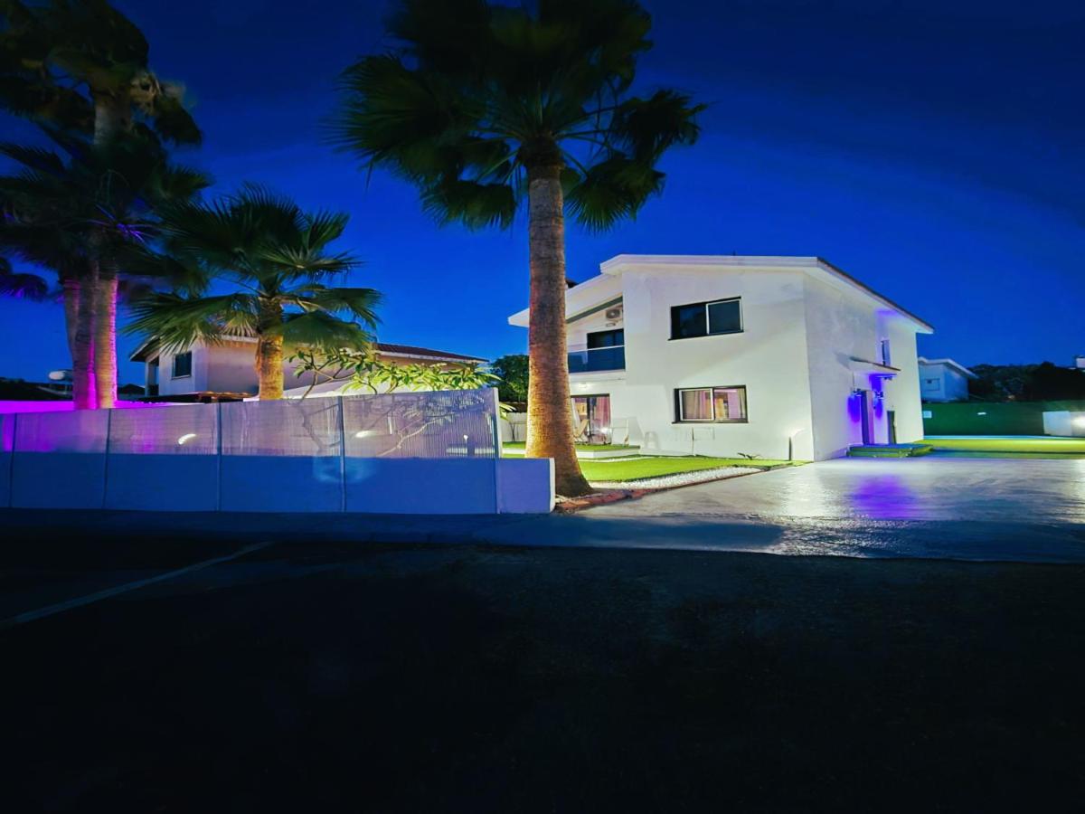 3 Bedroom Villa, private pool, hot tub - Housity