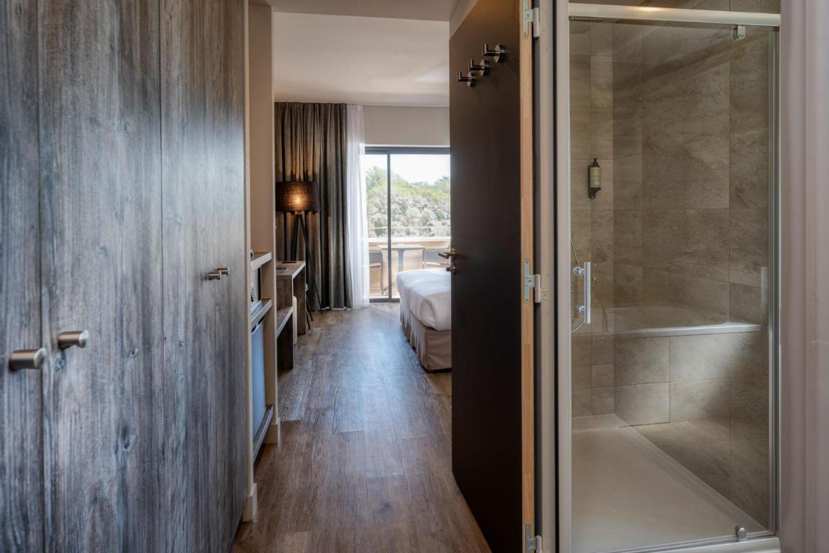 Salle de bains dans l'établissement Mas De La Senancole & Spa