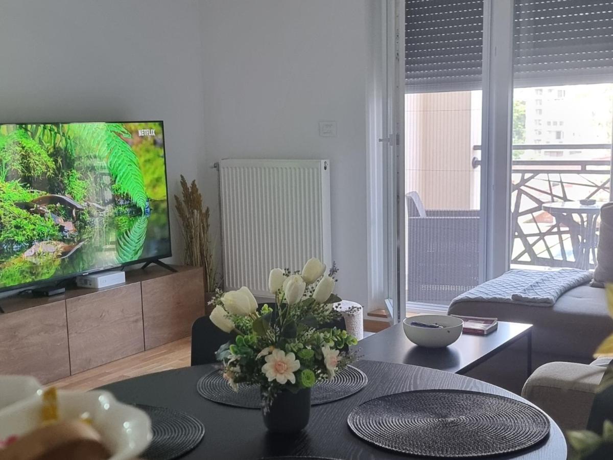 APARTMENT MOSCOW VRBAS - Housity