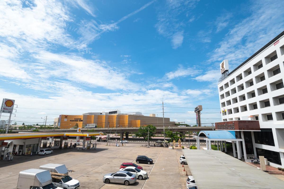 River Hotel The Budget - Housity