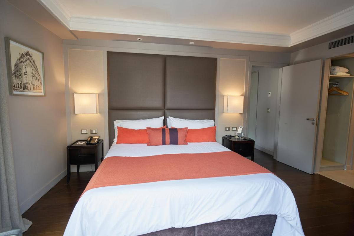 Carles Hotel - Housity