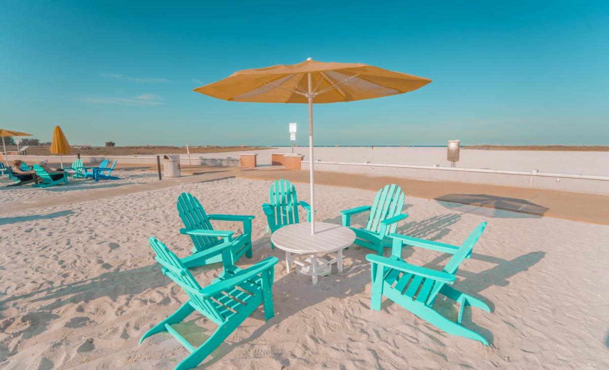 Thunderbird Beach Resort - Housity