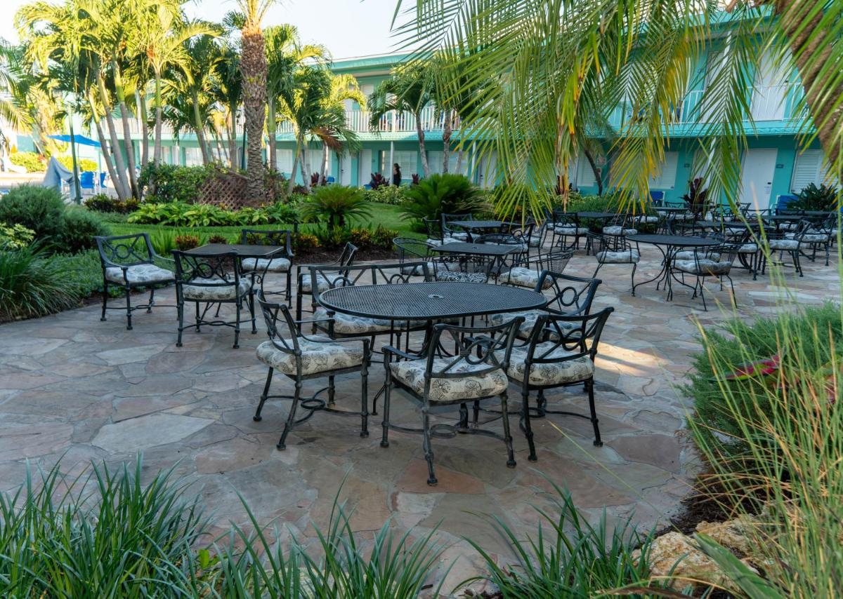 Thunderbird Beach Resort - Housity
