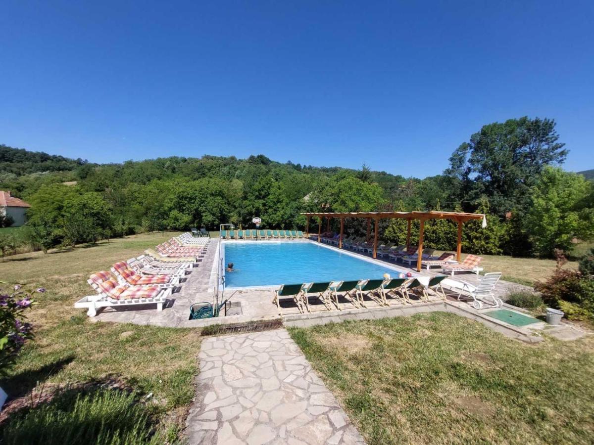 Vila Monte Carlo - Housity