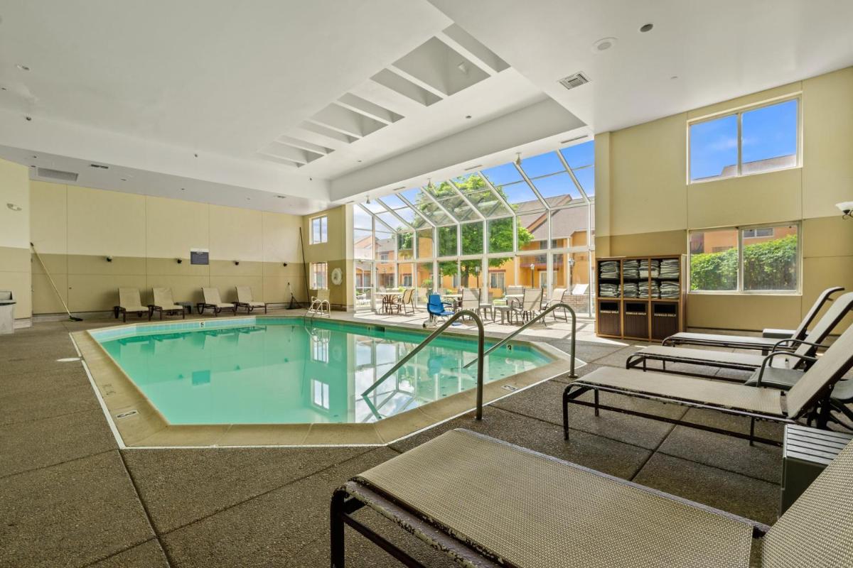 Suitetrails - Chicago Club Inn & Suite