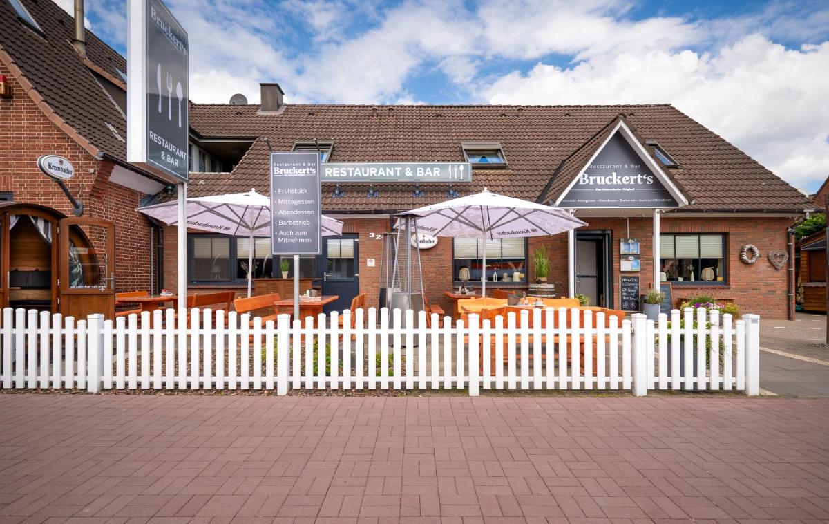 K357 - Hotel & Restaurant 