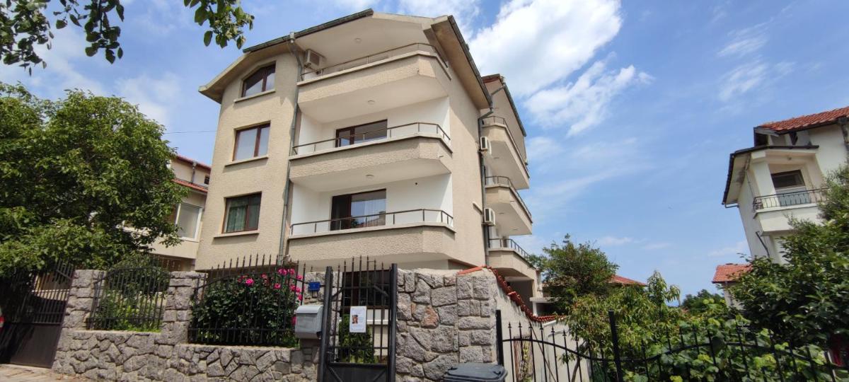 Yanevi Apartments - Housity