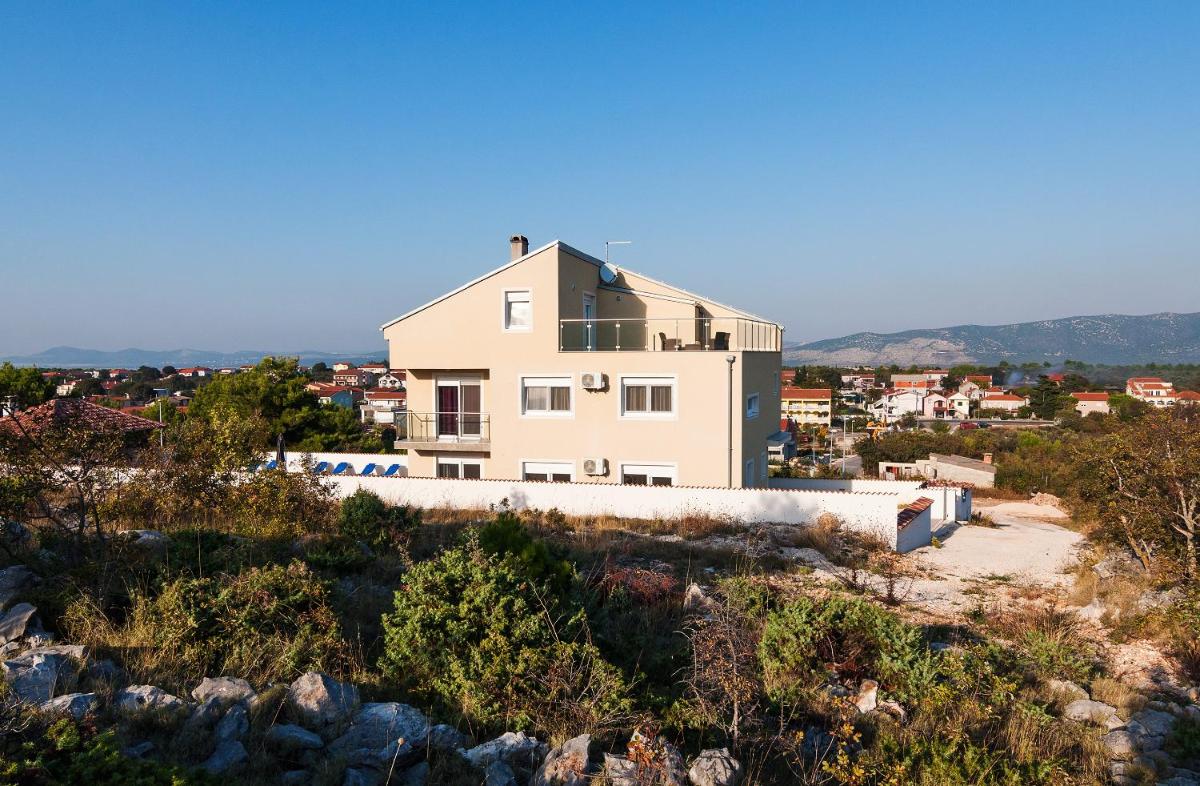 Villa Branka with pool - Housity
