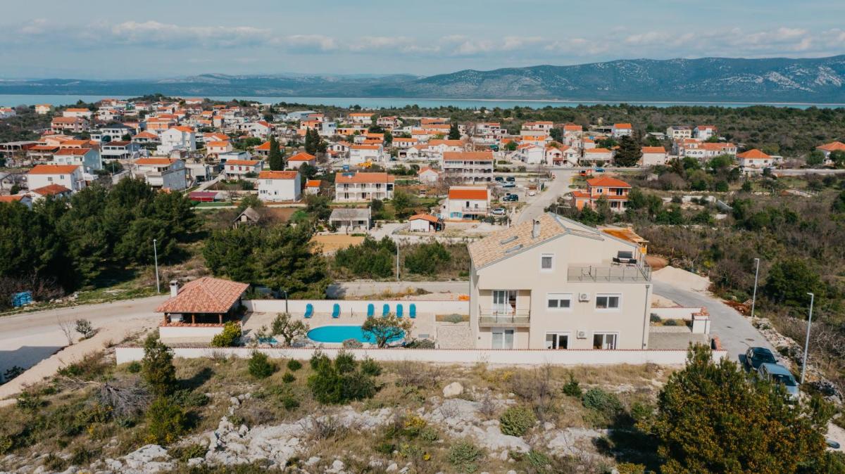 Villa Branka with pool - Housity