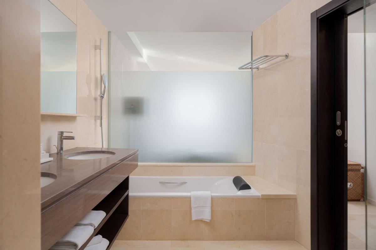 Un baño de Radisson Blu Resort Gran Canaria