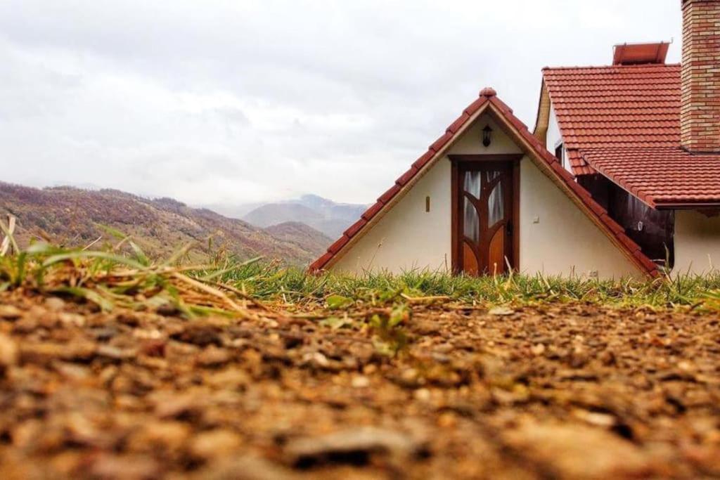 Casa din Cucă - Housity