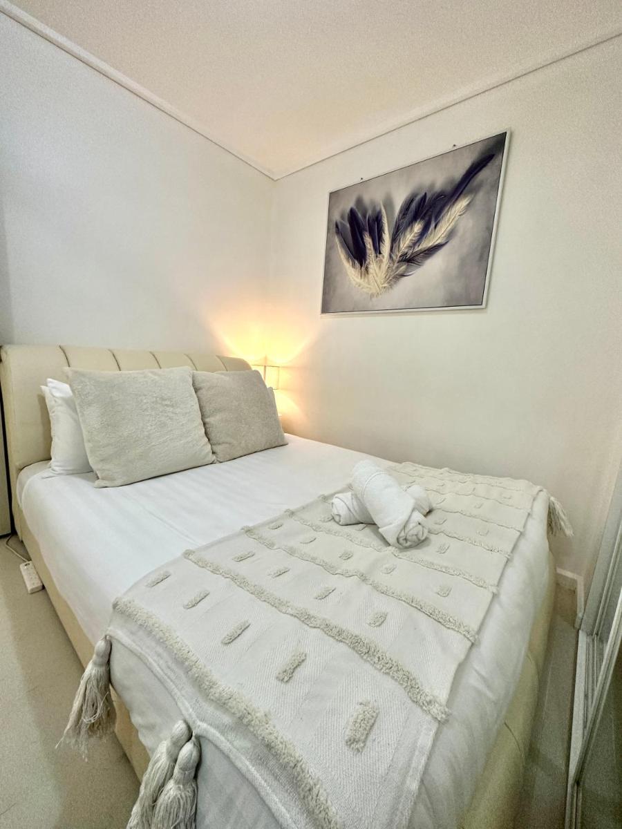 1BR CBD Heartbeat Hideaway - Hizvo