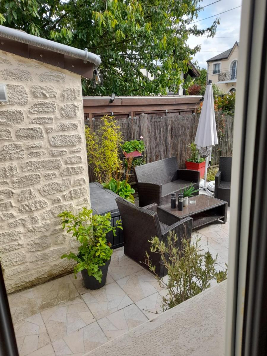 Maison à 20 min de Paris et liaison CDG (transports à 5 min à pied) - Housity
