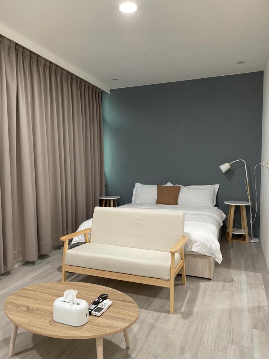 Hold lee ga tai - Housity