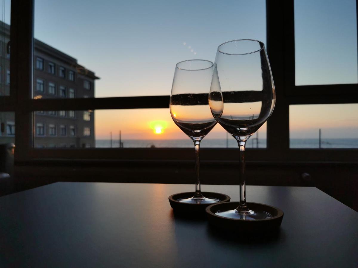 Splendid Seaview - Ostend Luxury Studio 4 persons at beach and sea - Housity