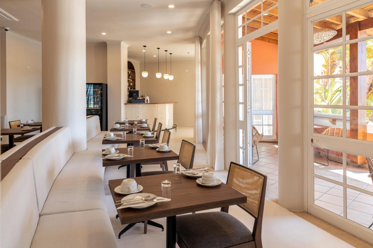 Uma área de estar em Belavista Da Luz - Wellness & Lifestyle Hotel