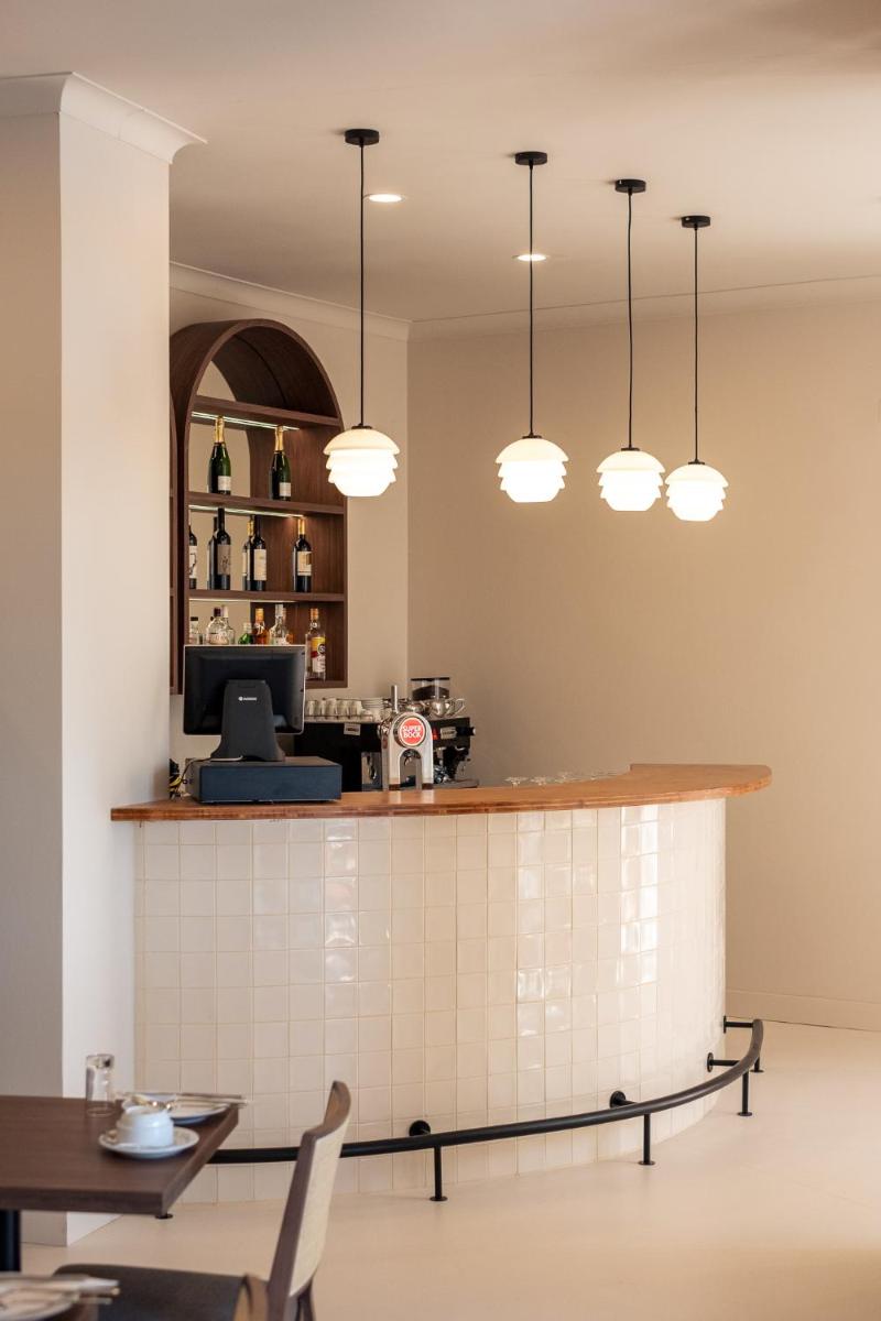 A área de bar ou lounge em Belavista Da Luz - Wellness & Lifestyle Hotel