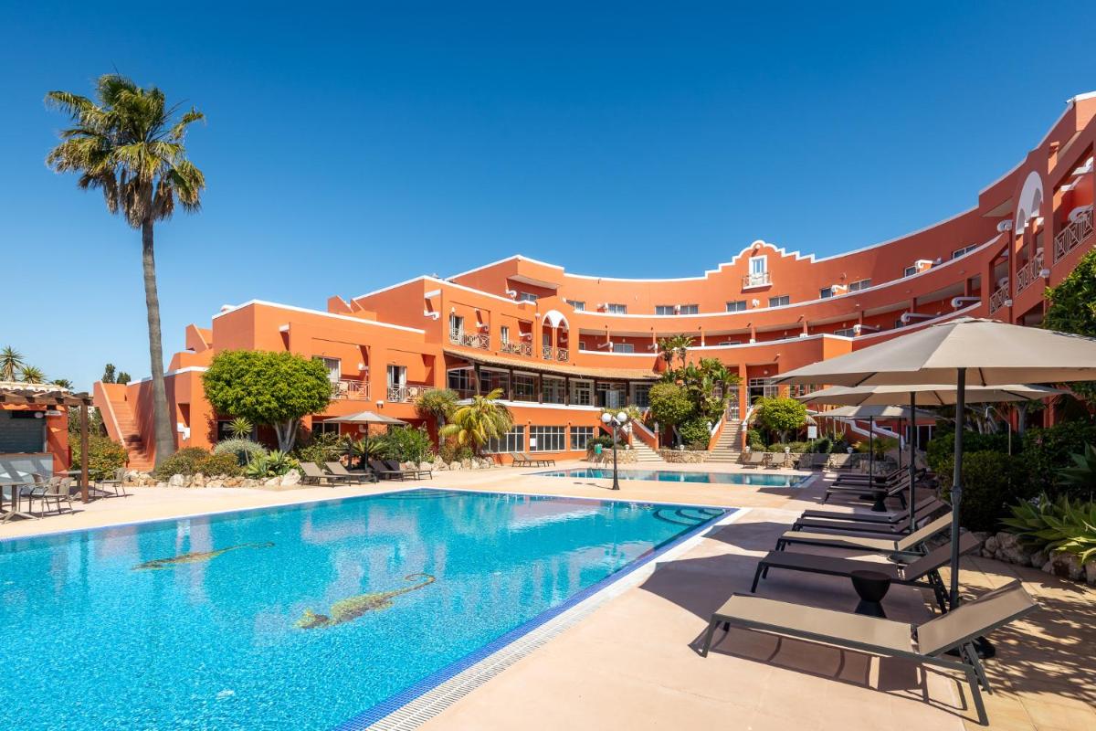 A piscina em ou perto de Belavista Da Luz - Wellness & Lifestyle Hotel