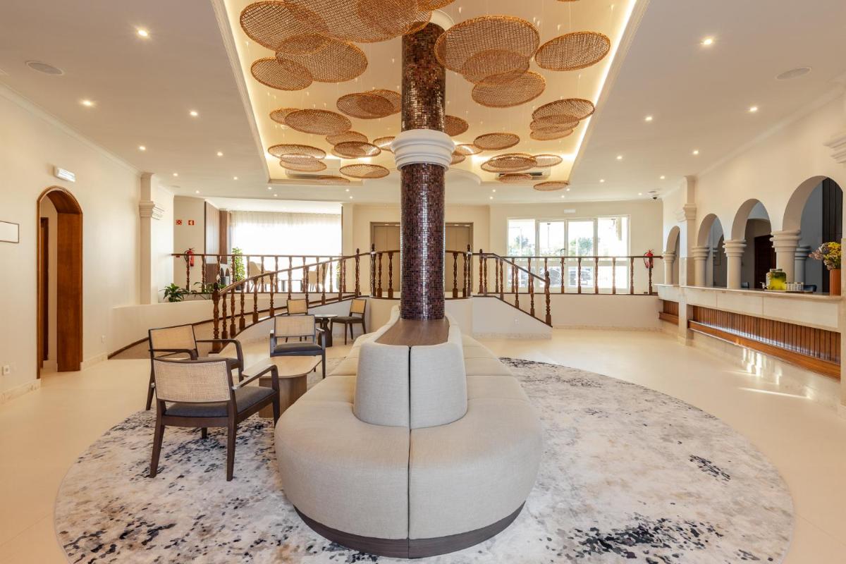 Uma área de estar em Belavista Da Luz - Wellness & Lifestyle Hotel