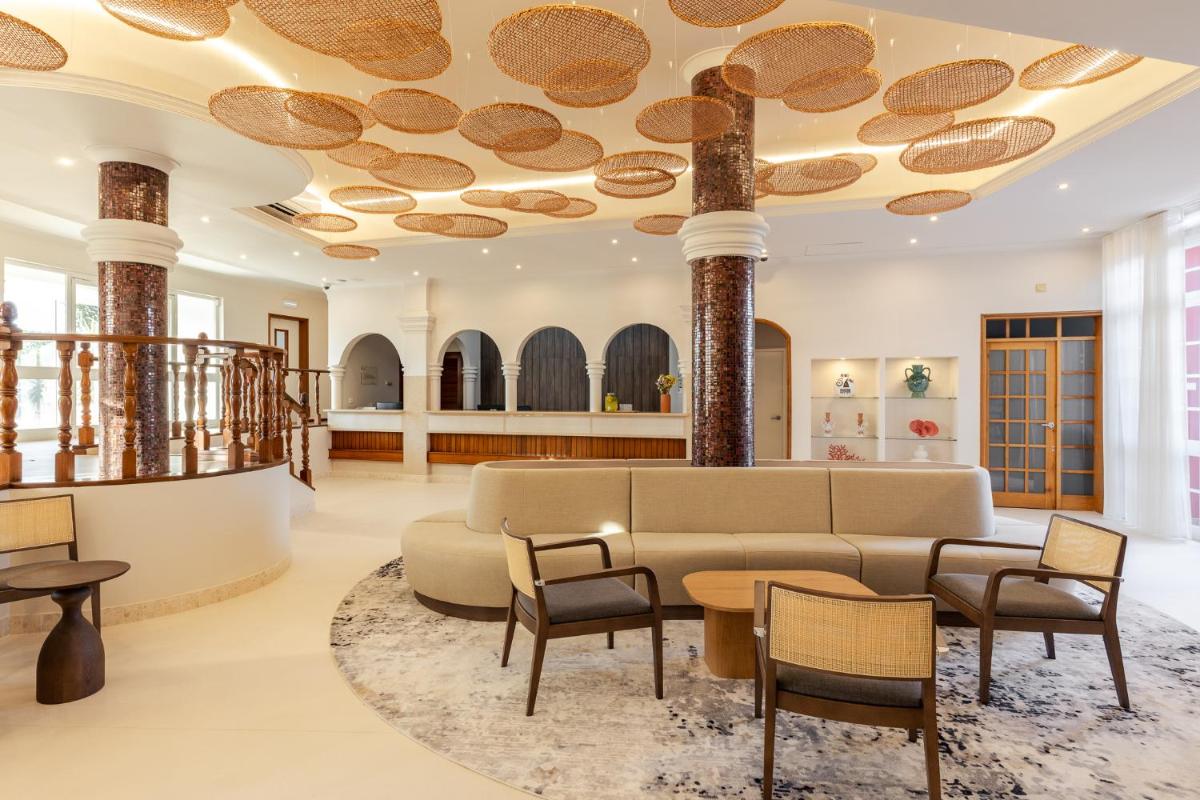 Uma área de estar em Belavista Da Luz - Wellness & Lifestyle Hotel