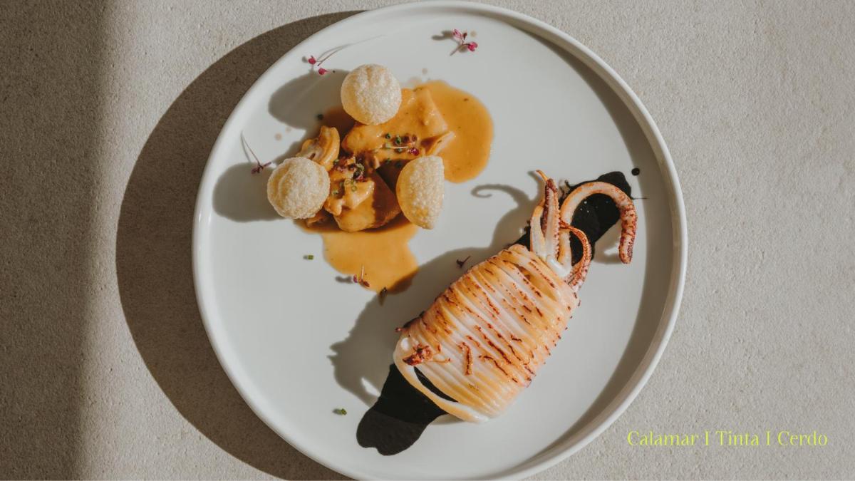 Comida en o cerca de este hotel