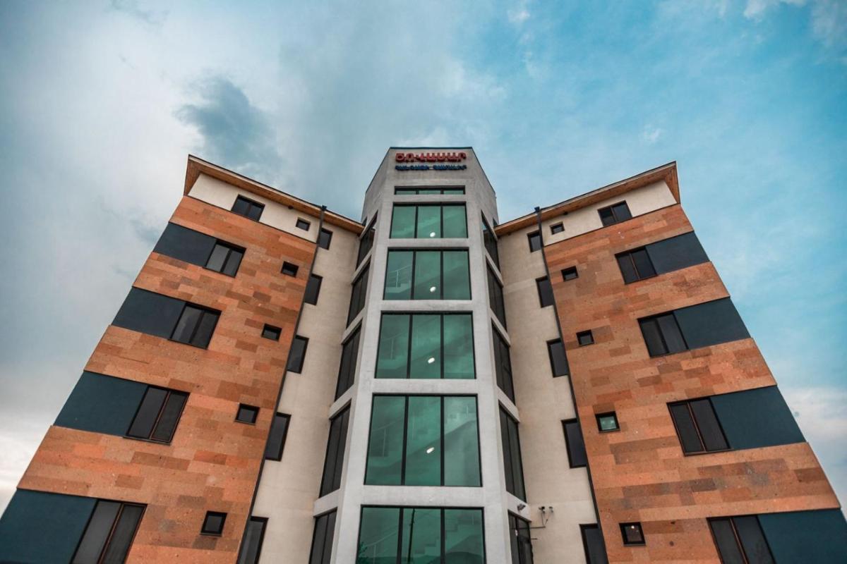 Tsovasar Family Rest Complex - Housity