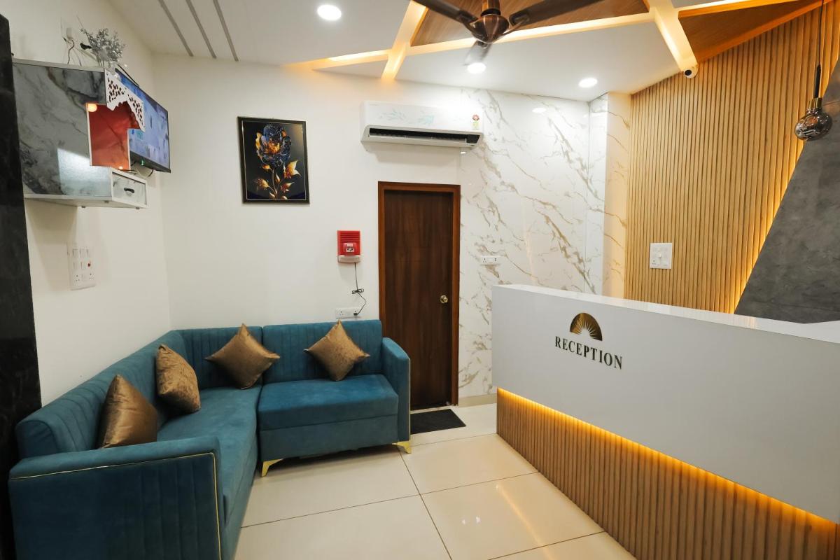 Sunrise Hotel - Housity